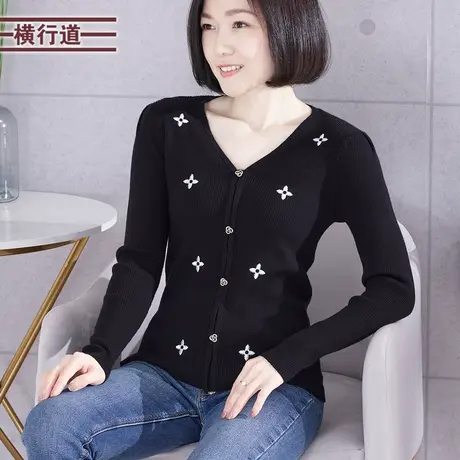 V领绣花长袖针织衫毛衣女修身上衣2024春季新款套头简约打底衫女商品大图