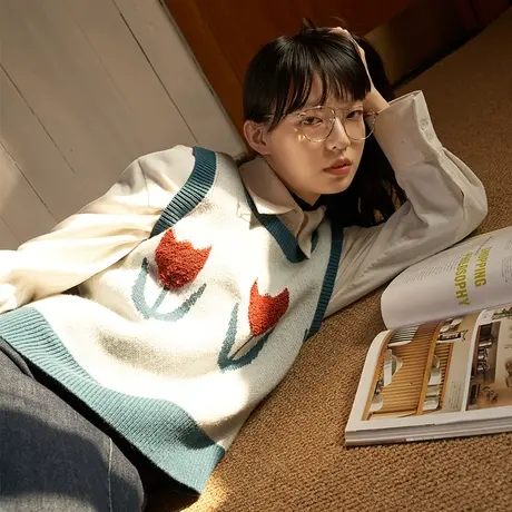 omont蛋挞家 复古花朵绣花针织背心马甲女外搭秋冬季宽松打底上衣图片