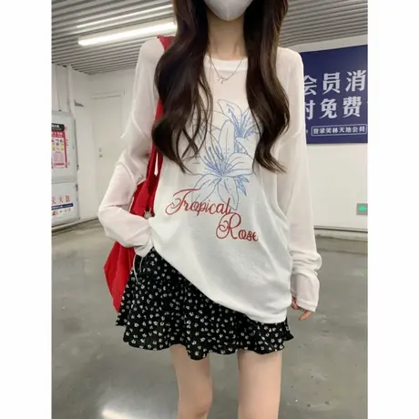 白色正肩印花长袖t恤2025夏季新款韩系宽松设计感防晒罩衫上衣女图片