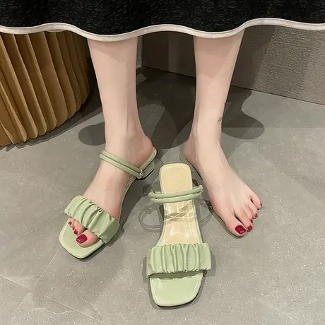 配裙子拖鞋女夏外穿ins风2024年新款百搭粗跟网红褶皱可两穿凉鞋商品大图