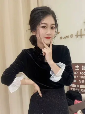 2024年春季新款国风复古盘扣丝绒上衣女设计感洋气时尚喇叭袖衬衫图片