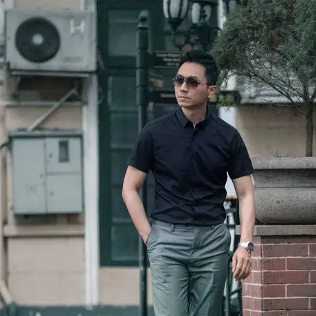 商务黑色衬衫男短袖修身免烫韩版潮流职业秋季正装黑衬衣男士商品大图