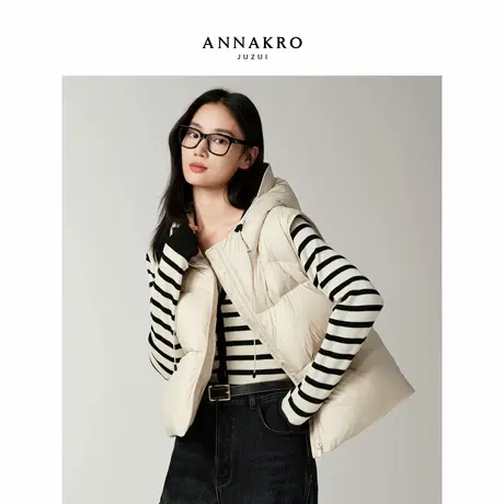 玖姿安娜蔻都市轻运动松弛感连帽短款鸭绒羽绒马夹女2025冬季新款商品大图