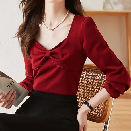 韩潮袭人高级感赫本风法式方领红色长袖上衣气质打底衫图片