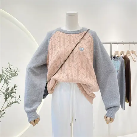 温暖圆领爱心刺绣拼色毛衣女秋冬百搭软糯插肩袖宽松显瘦针织上衣商品大图