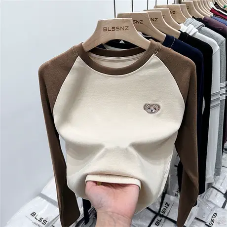 撞色拼接刺绣长袖T恤女秋季修身显瘦内搭磨毛打底衫双面德绒上衣图片
