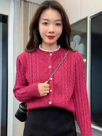 小香风圆领菱形麻花针织开衫女短款秋冬新款宽松百搭软糯毛衣外套图片