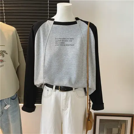 小字母拼接插肩袖弹力宽松长袖女简约百搭秋季新款打底衫休闲舒适商品大图