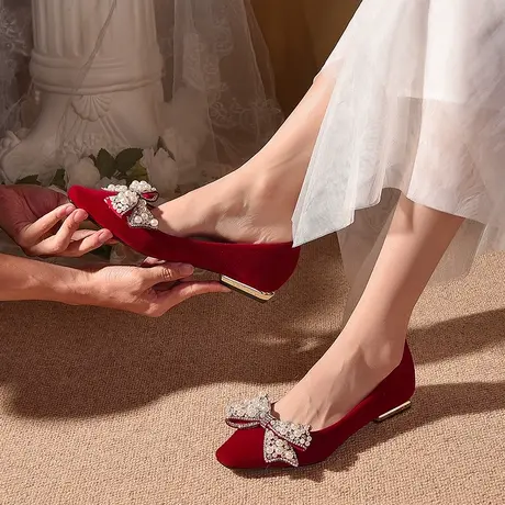 方头婚鞋女2024新款春季秀禾服婚纱两穿红色新娘鞋孕妇平底不累脚商品大图
