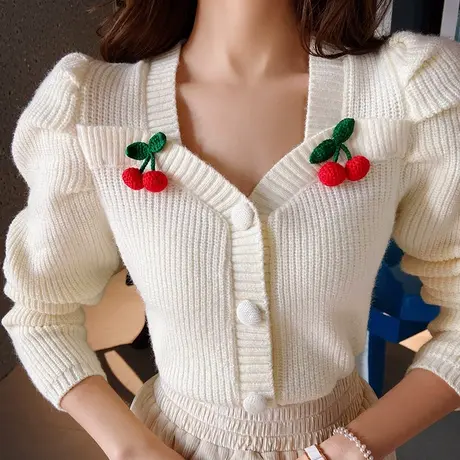 粉红大布娃娃复古方领针织开衫2022新款气质修身立体小樱桃针织衫商品大图