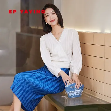 [真丝系列]EP雅莹女装 肌理感V领蝴蝶结衬衫 2023新款2225A图片