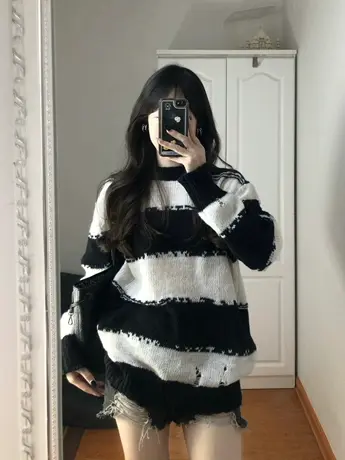 设计感小众破洞毛衣女春秋ins宽松日系慵懒复古温柔风软糯糯外套图片