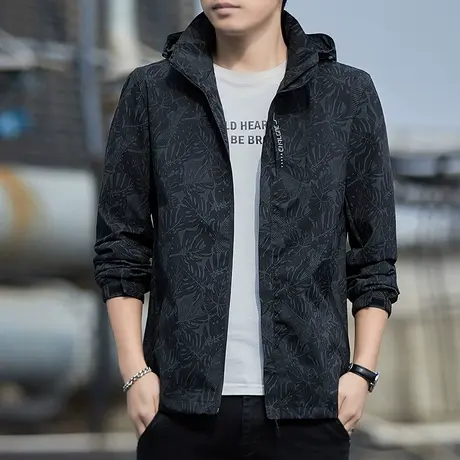 外套男春秋季潮流休闲印花上衣服户外连帽防风潮牌冲锋衣男士夹克图片