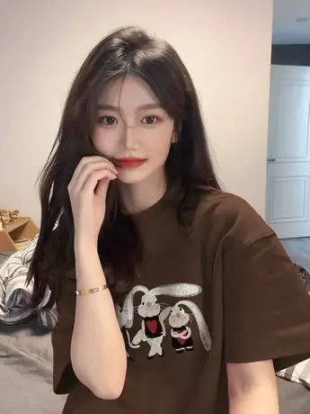 2023新款咖色大码t恤女夏短袖兔子印花设计ins潮情侣上衣纯棉显瘦商品大图