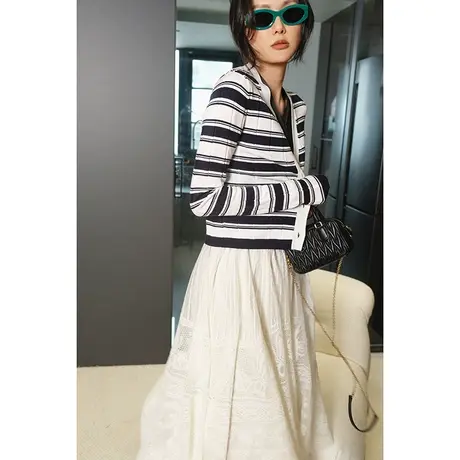 2024春季新款女高品质时尚百搭小香风V领条纹女士针织开衫上衣女图片