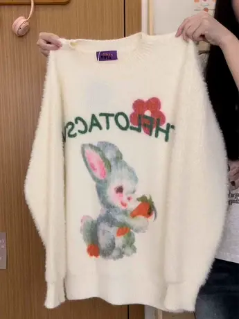 红续日系提花兔子字母圆领毛衣女可爱甜妹风软糯针织上衣秋冬新款图片