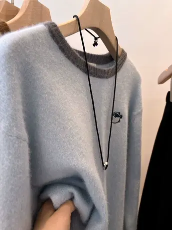 软软糯糯浣熊绒 四只小可爱撞色领宽松舒适保暖针织衫套头毛衣女图片