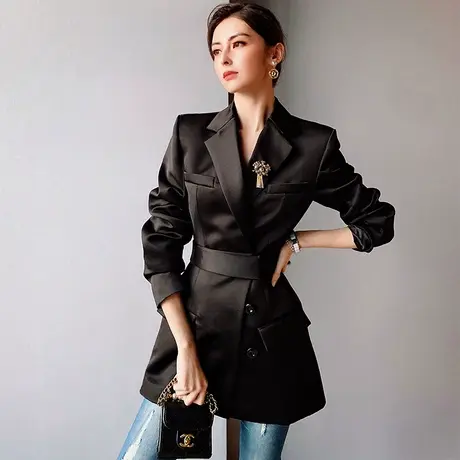 粉红大布娃娃2022春季新款黑色修身气质腰带西装通勤中长款外套女图片
