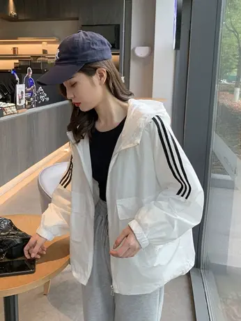 运动白色防晒衣女夏2023年新款时尚运动休闲薄款外套开衫透气上衣图片