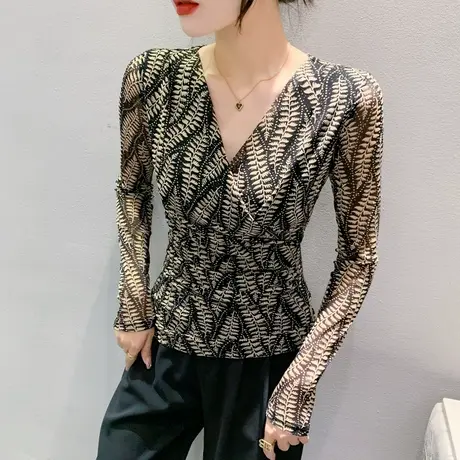 性感V领打底衫女长袖初秋2023新款气质印花T恤内搭修身网纱上衣潮商品大图