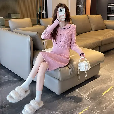 唐狮翻领收腰长袖毛衣连衣裙秋冬粉色温柔针织毛衣裙小香风裙子p4图片