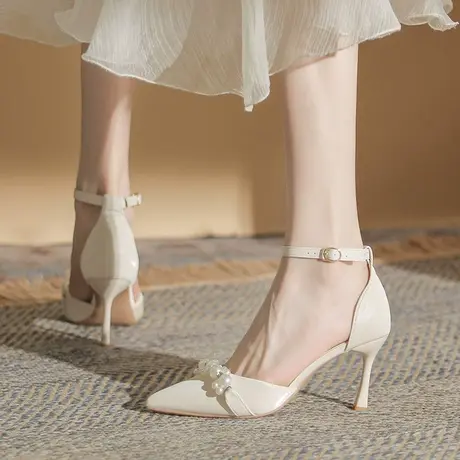 一字带珍珠配裙子高跟鞋2024年春季新款温柔风中空尖头单鞋女细跟图片