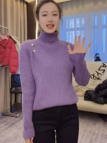 金扣双肩半高领针织毛衣女早春新款设计感宽松慵懒风加厚打底衫潮图片