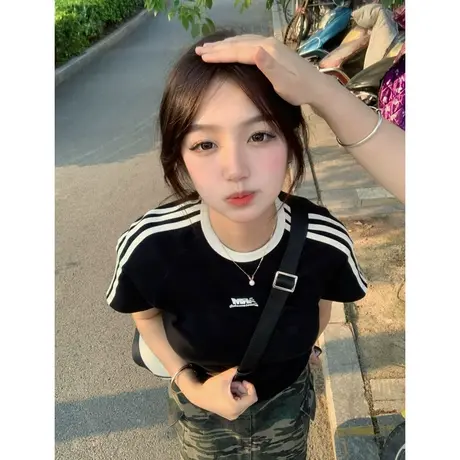 条纹设计感小众短袖t恤女正肩夏季美式复古修身显瘦辣妹短款上衣商品大图