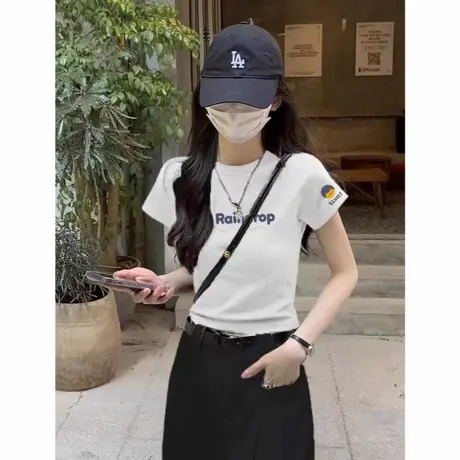 甜酷风正肩短袖t恤女装2025夏季新款短款辣妹上衣设计感修身上衣图片