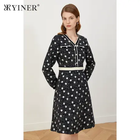 YINER音儿奥莱女装冬季V领绣花收腰连衣裙图片