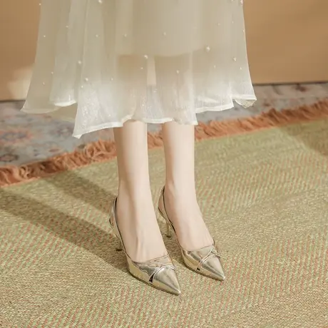 漆皮后空包头凉鞋2024年夏季新款中空纯色气质温柔细跟尖头高跟鞋图片