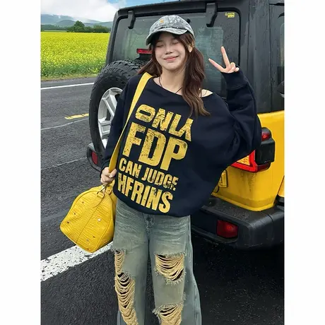 美式街头斜肩卫衣女秋季新款字母印花藏蓝色长袖薄款一字肩上衣潮图片