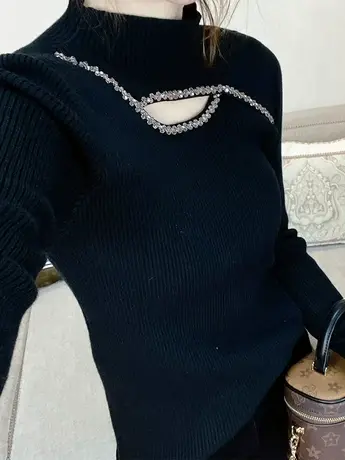 半高领重工钉珠镶钻毛衣打底衫女冬新款镂空设计感小众镂内搭上衣图片