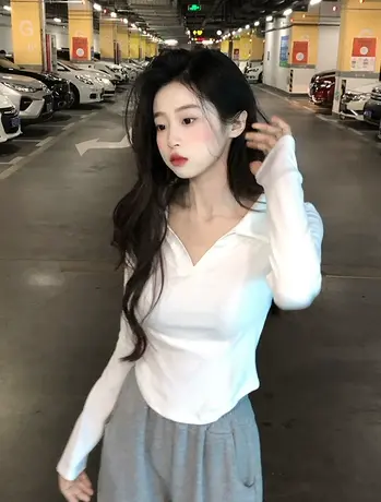 秋季设计感小众轻熟风修身显瘦短款T恤女白色打底衫长袖辣妹上衣图片