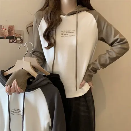 ins超火拼接撞色连帽插肩t恤女春秋修身显瘦短款长袖打底衫上衣潮图片