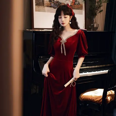 敬酒服2023新款新娘秋季酒红色结婚丝绒长款气质晚礼服女高级质感图片