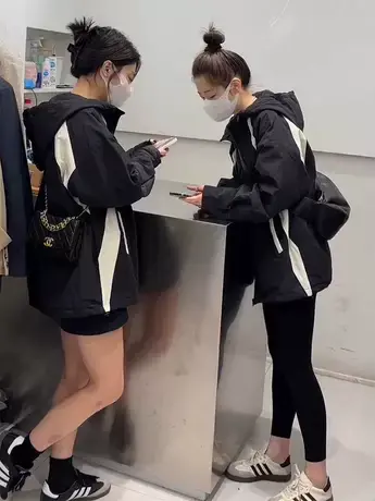 连帽夹棉加厚冲锋衣外套女2023秋冬季新款韩版宽松显瘦欧货上衣潮图片