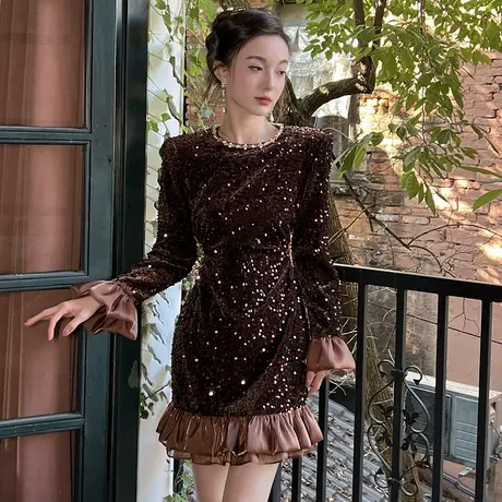 高端精致荷叶边丝绒连衣裙春季重工亮片高级感名媛轻奢包臀短裙女图片