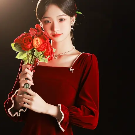 敬酒服新娘酒红色丝绒法式婚纱礼服女冬季长袖加厚订婚连衣裙长款商品大图