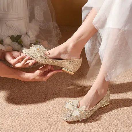 方头婚鞋女秀禾婚纱两穿2022年新款亮片水晶新娘鞋孕妇平底不累脚商品大图