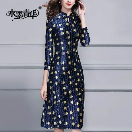 水墨青华春装新品女装复古一字领盘扣修身时尚印花丝绒连衣裙图片