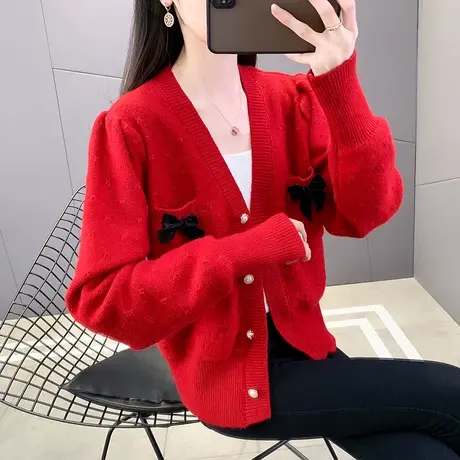 红色毛衣女秋冬V领针织开衫别致独特上衣法式厚内搭早春女装穿搭图片
