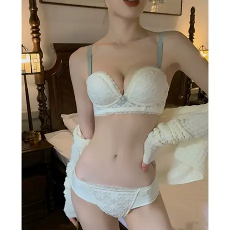 聚拢内衣女小胸显大纯欲蕾丝少女风胸罩无钢圈收副乳半杯文胸套装图片