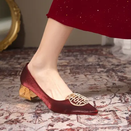 永希尖头水钻婚鞋女秋季2022年新款中式浅口粗跟高跟鞋秀禾伴娘鞋图片