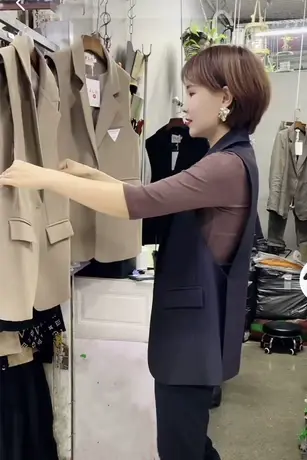 2023春季新款女士马甲气质干练有型小西装西服百搭马甲外穿坎肩潮商品大图