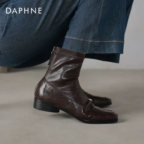 达芙妮英伦风短靴女2026新款冬加绒棕色方头瘦瘦靴粗跟马丁靴皮靴图片