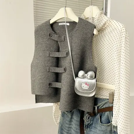 唐狮秋冬季女毛衣设计感扣袢简约开衫马甲小众高级感宽松tu图片