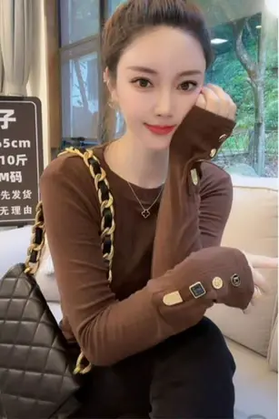 2023秋冬新款时尚百搭长袖打底衫女纯色袖扣内搭优雅气质洋气小衫图片