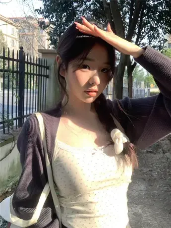 2024夏季新款ins少女甜美碎花小吊带背心蕾丝边内搭网红辣妹上衣图片