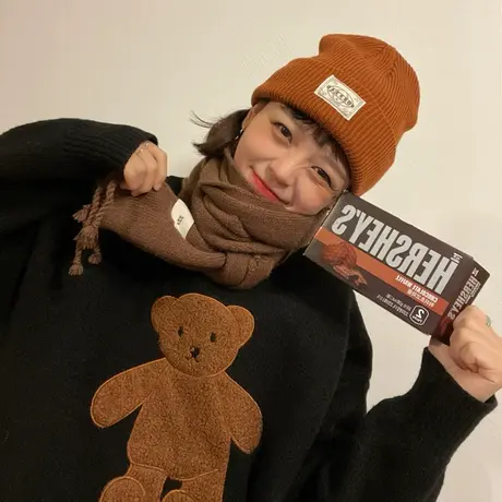 红续韩版复古加厚小熊刺绣长袖针织毛衣女外套秋冬季新款保暖上衣图片